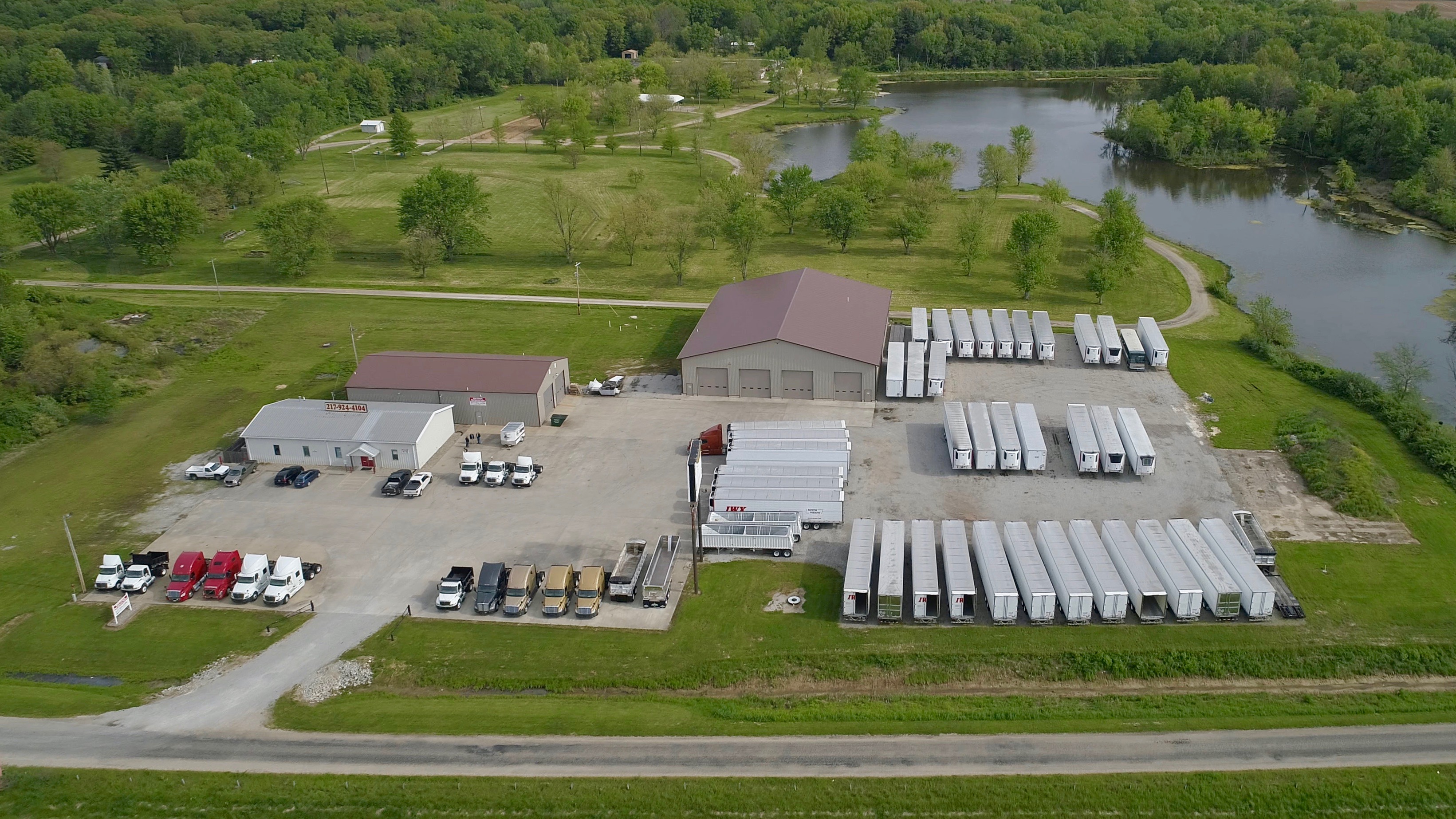 Mid Illinois Equipment Sales Montrose, IL Selling Semi Trucks And